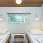 4 Person In *