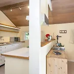 4 Person In *