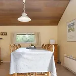 4 Person In *